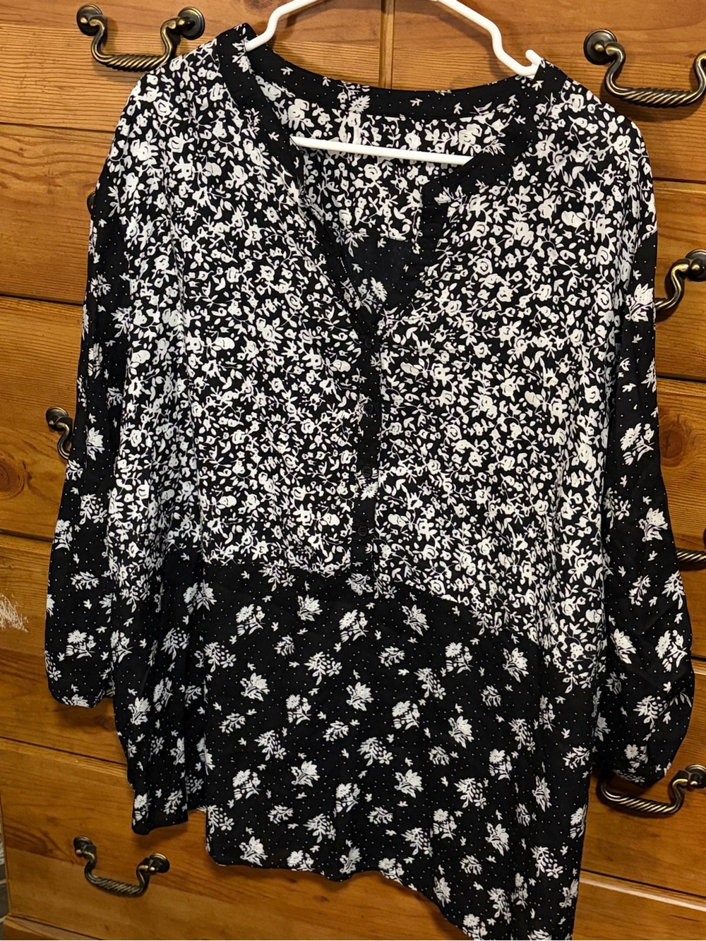 Serengeti Black & White Floral V-Neck Women’s Top
